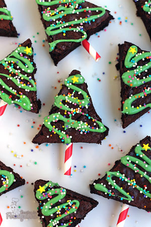 Deliciosos brownies em forma de árvore de Natal para enfeitar sua ceia...
